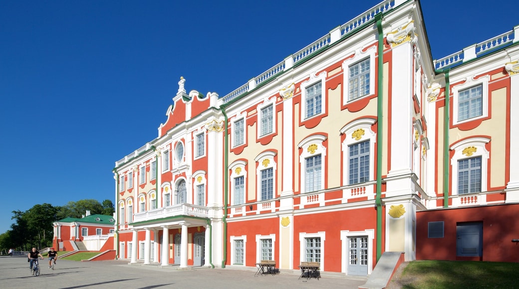 Kadriorg slott som inkluderer kulturarv, slott og historisk arkitektur