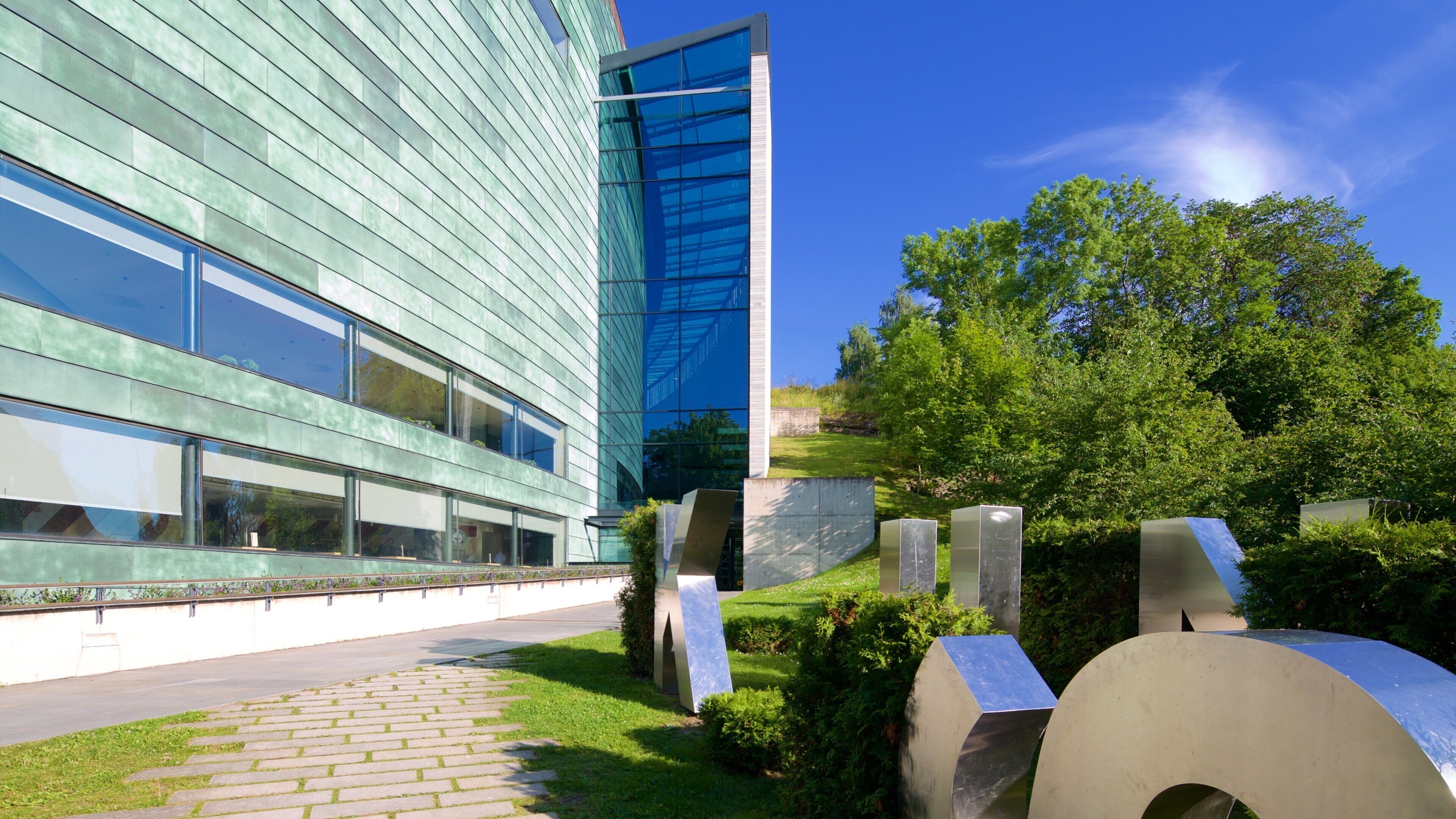 Kumu Art Museum showing modern architecture