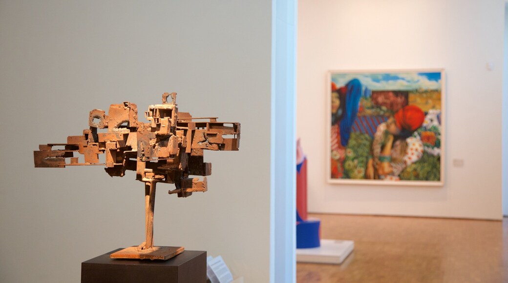 庫穆美術館 设有 藝術 和 內部景觀