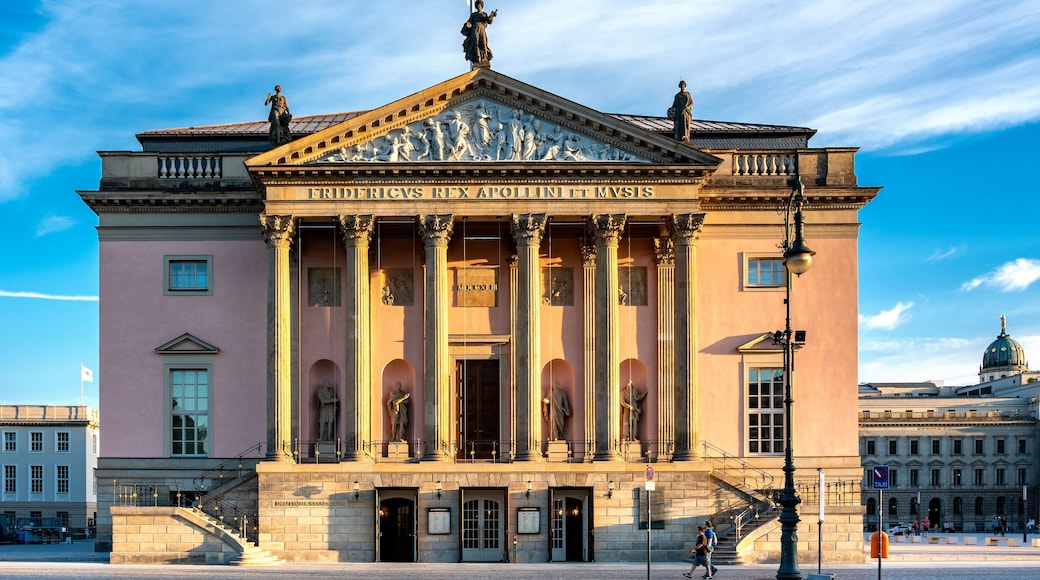 Staatsoper Unter den Linden -oopperatalo