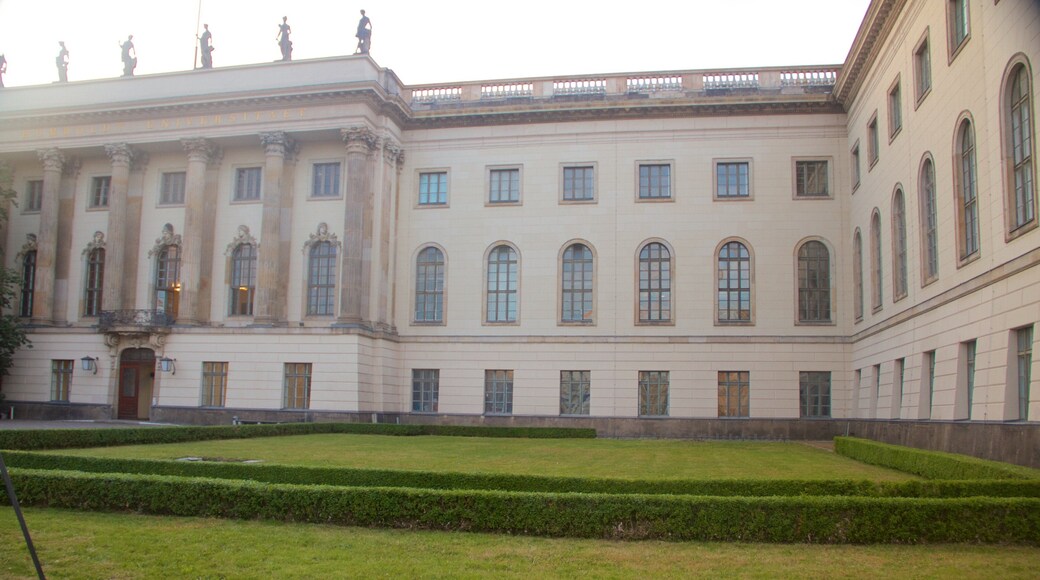 Humboldt-UniversitÀt