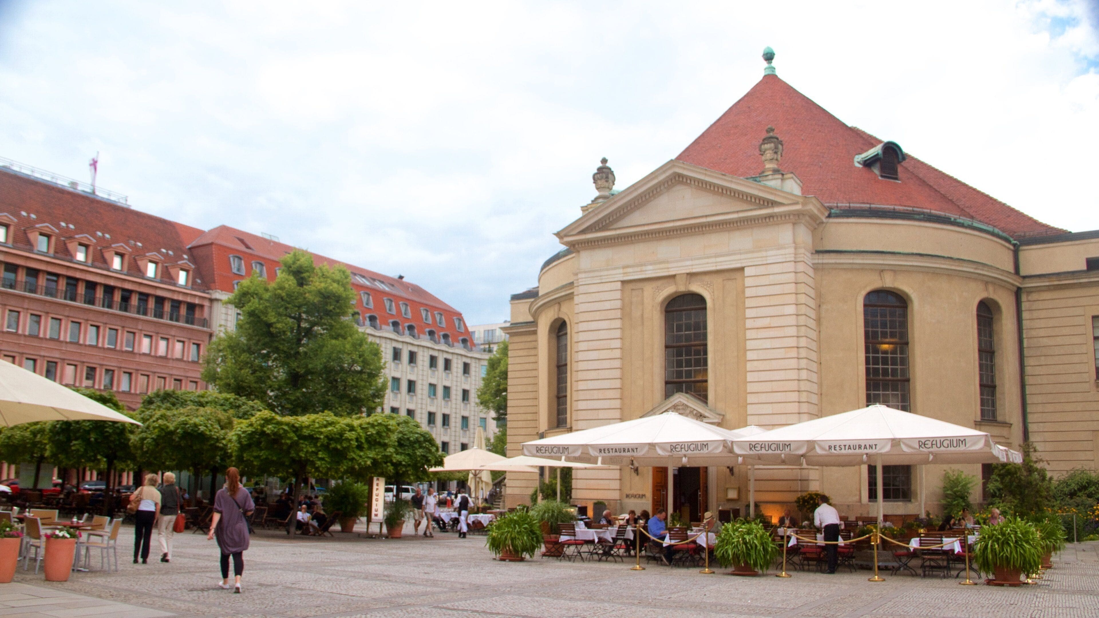 Den Franske Katedral og byder på kulturarvsgenstande
