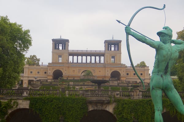 Park Sanssouci mit einem Statue oder Skulptur, historische Architektur und Geschichtliches