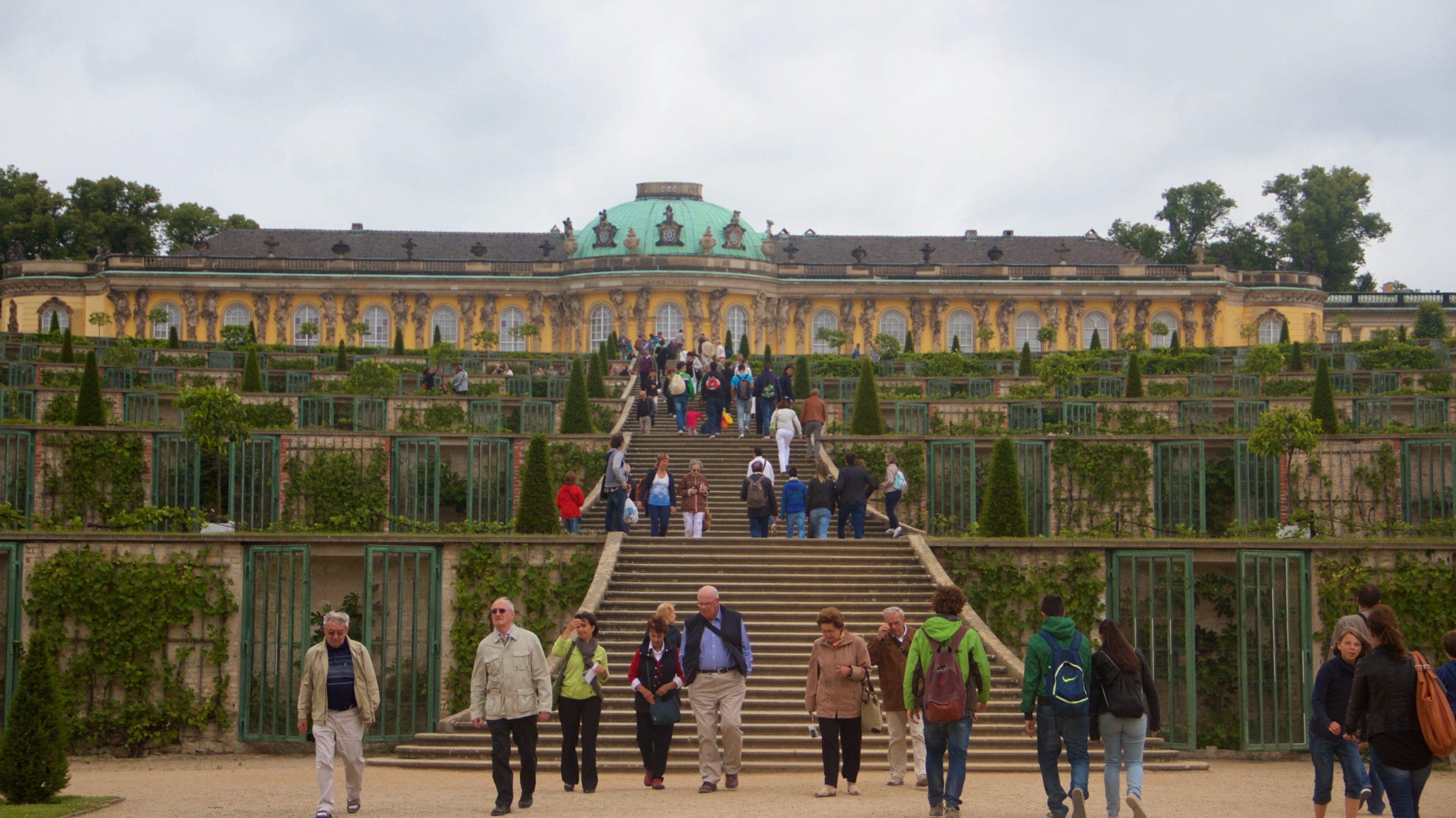 Schloss Sanssouci bevat historische architectuur, historisch erfgoed en een kasteel