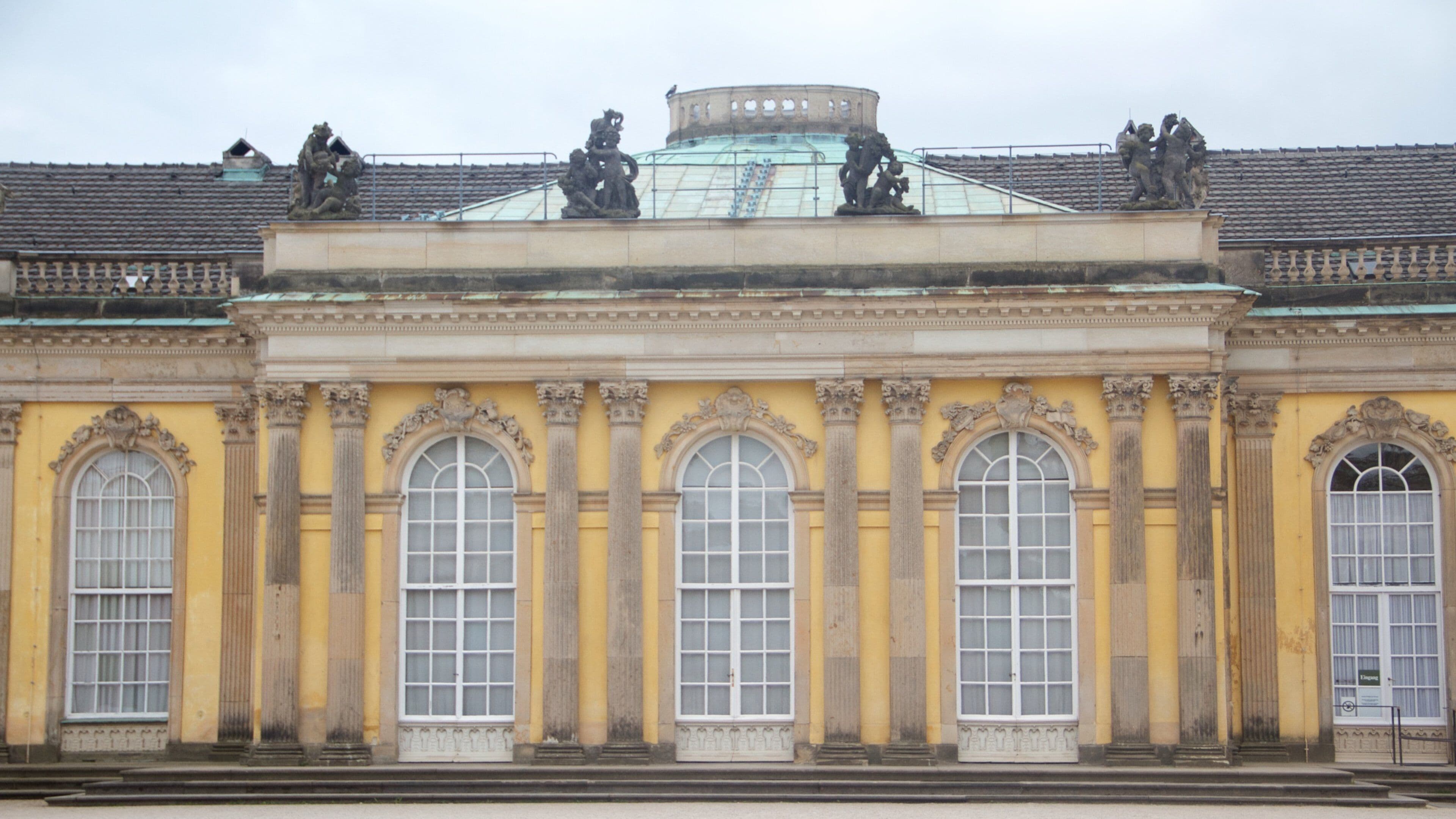 Sanssouci Palace showing heritage elements, heritage architecture and château or palace