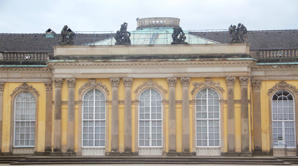 Sanssouci Palace showing heritage elements, heritage architecture and château or palace