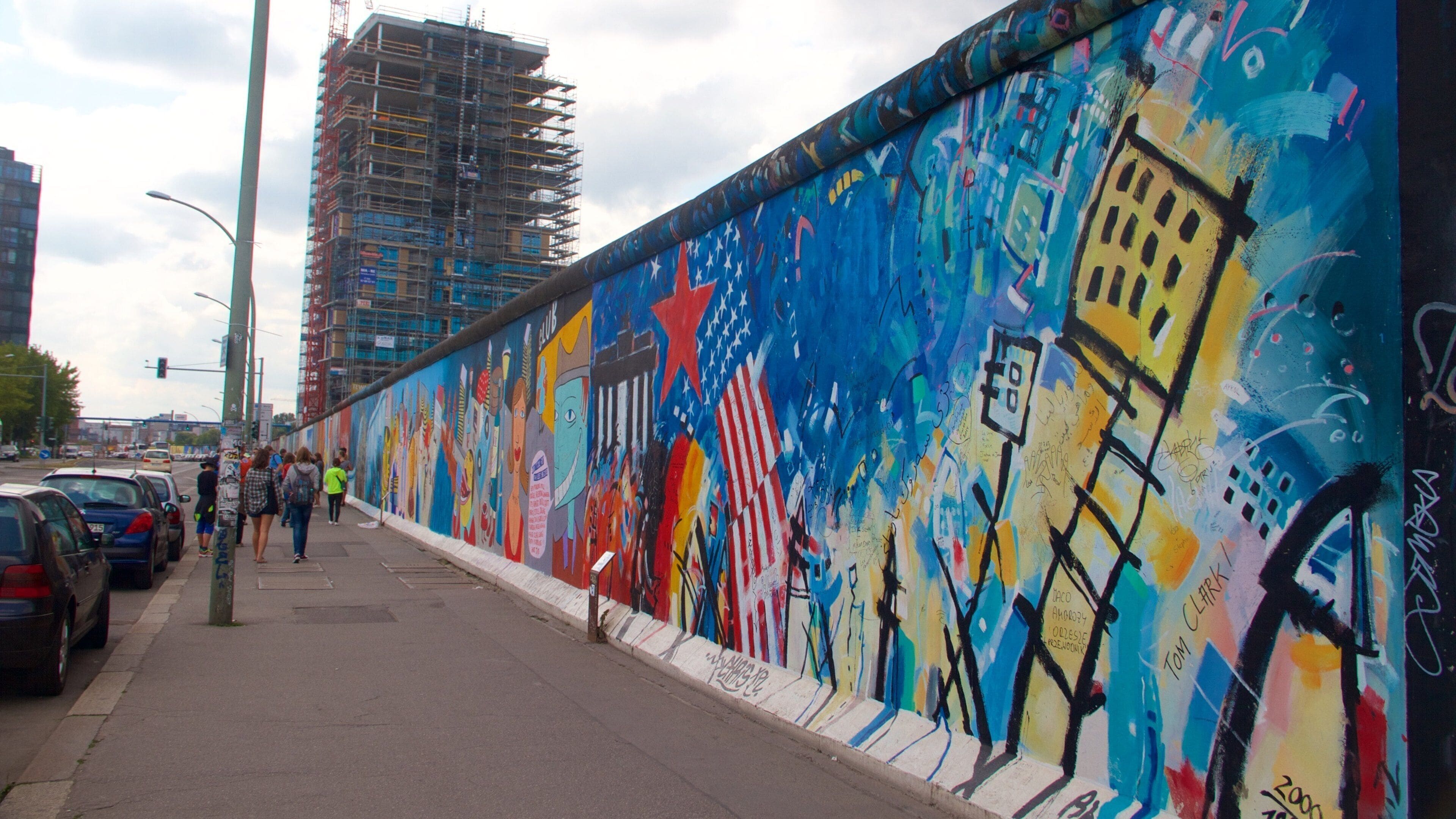 East Side Gallery showing outdoor art and art