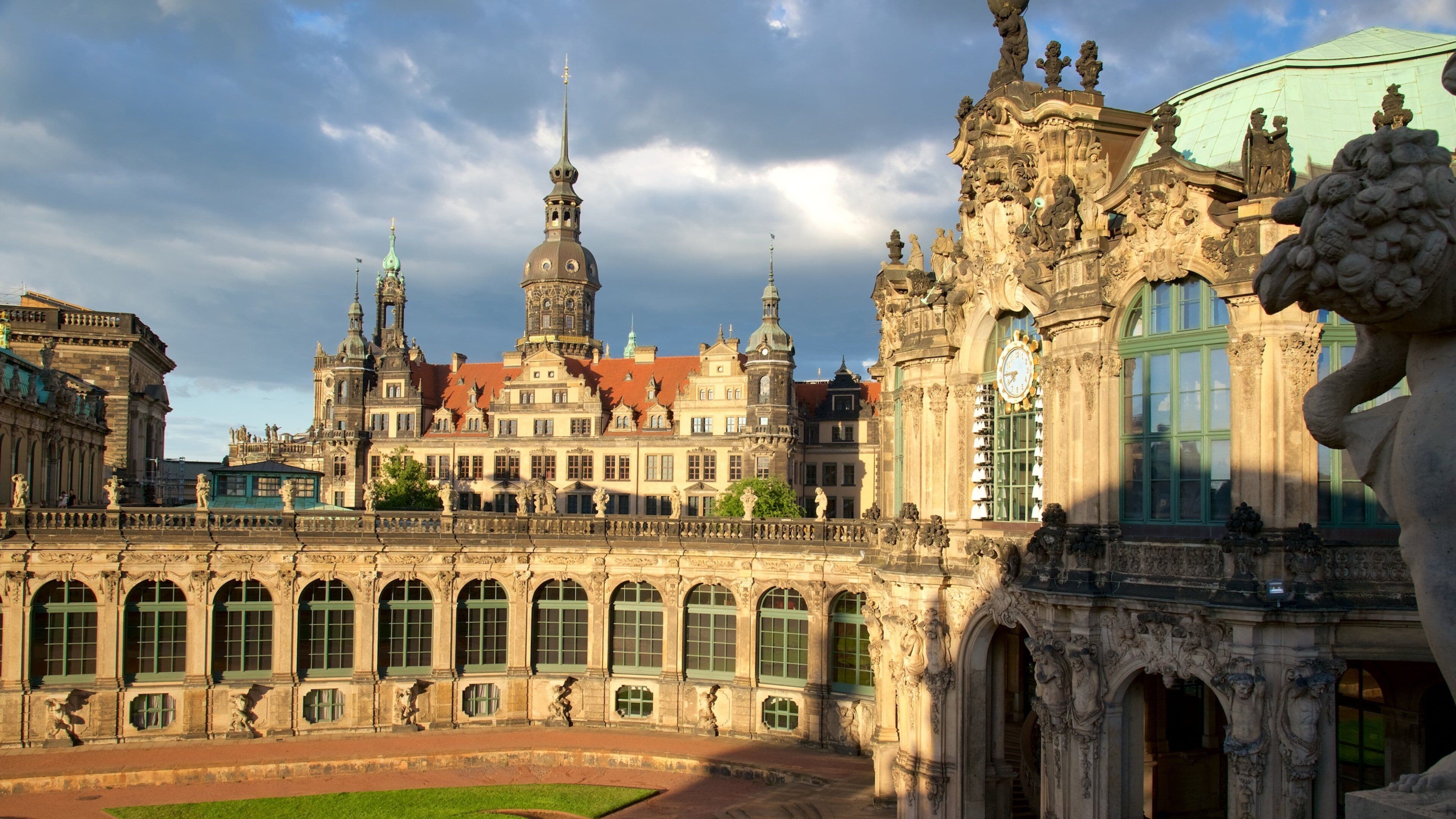 Palácio Zwinger mostrando um pequeno castelo ou palácio