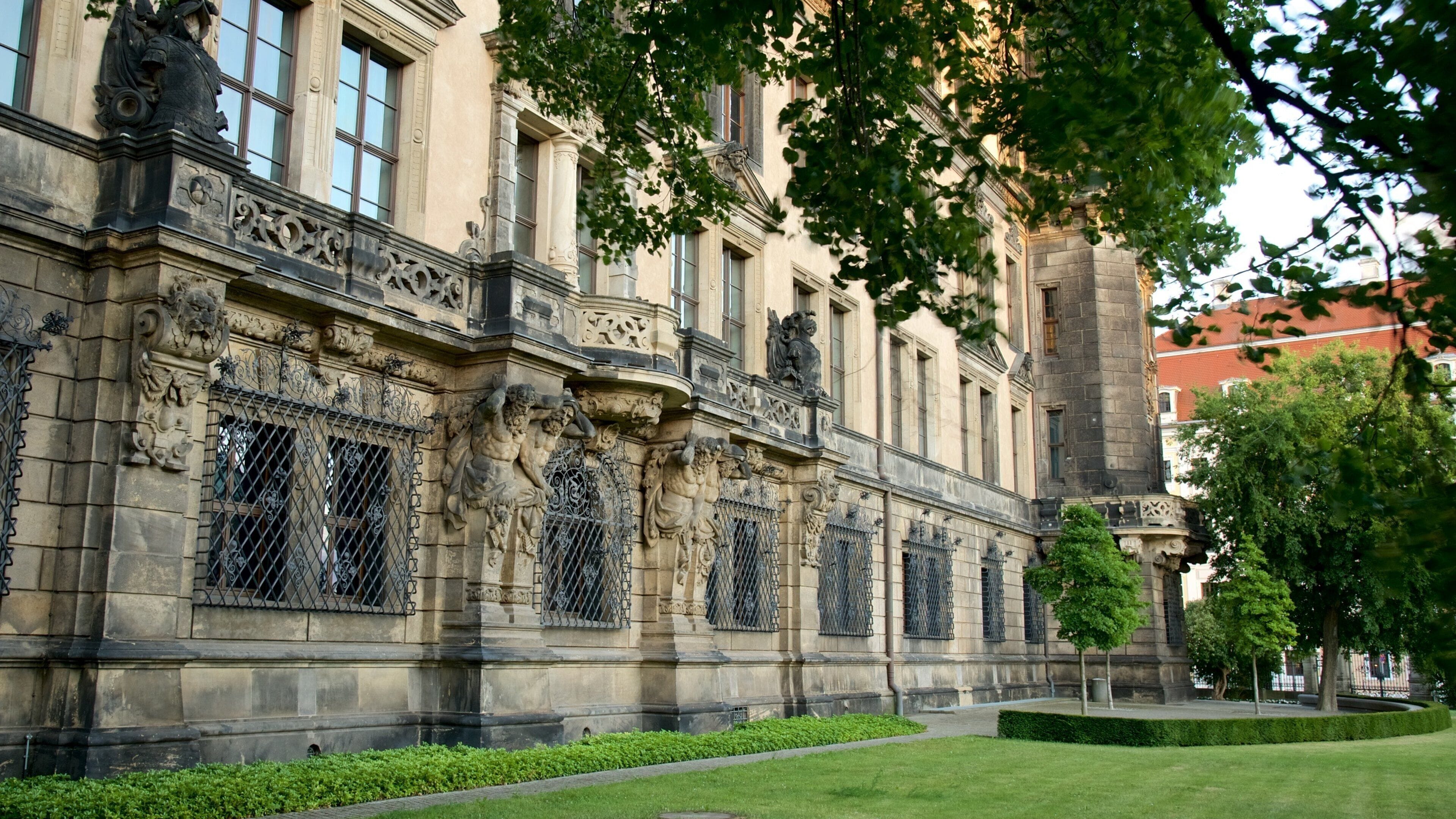 Dresden slott fasiliteter samt kulturarv