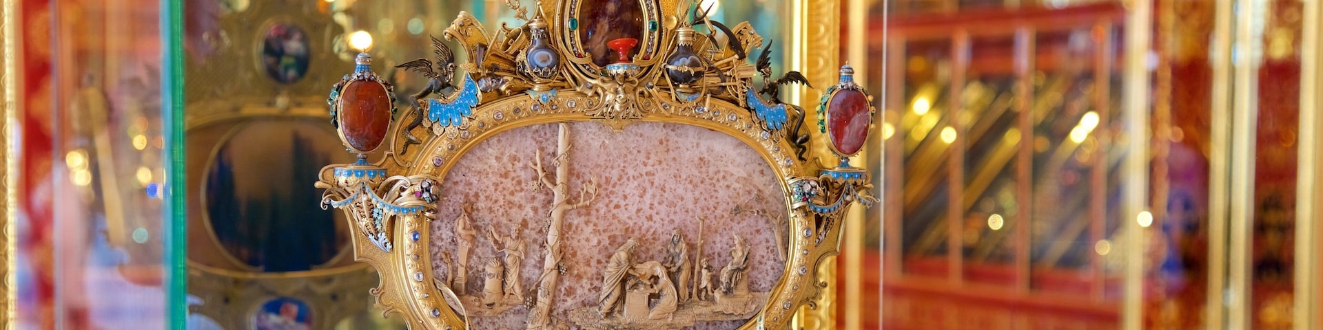 Dresden showing interior views