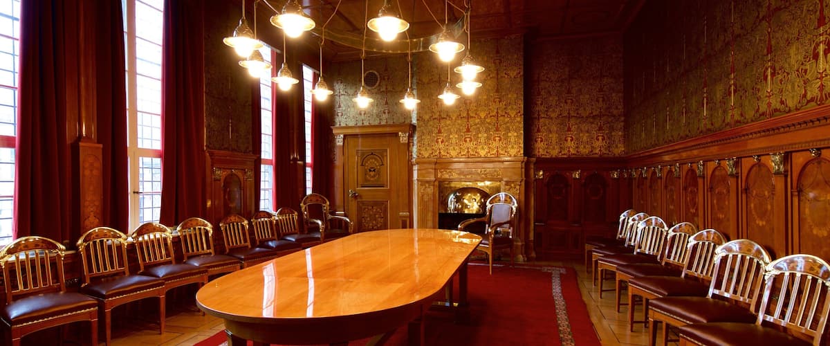 Bremen City Hall featuring heritage elements and interior views