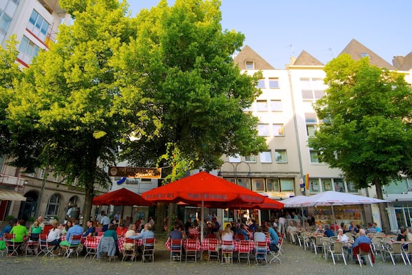 Alter Markt welches beinhaltet Essen im Freien, Stadt und Märkte