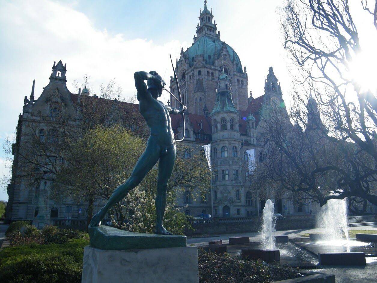 Known as The Green Archer, this bronze statue is clearly pointing at the Town Hall! #hanover #Germany #LifeAtExpedia 