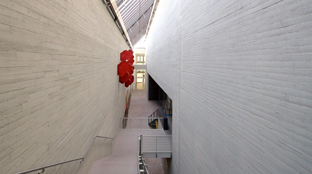 Sprengel Museum which includes interior views and art