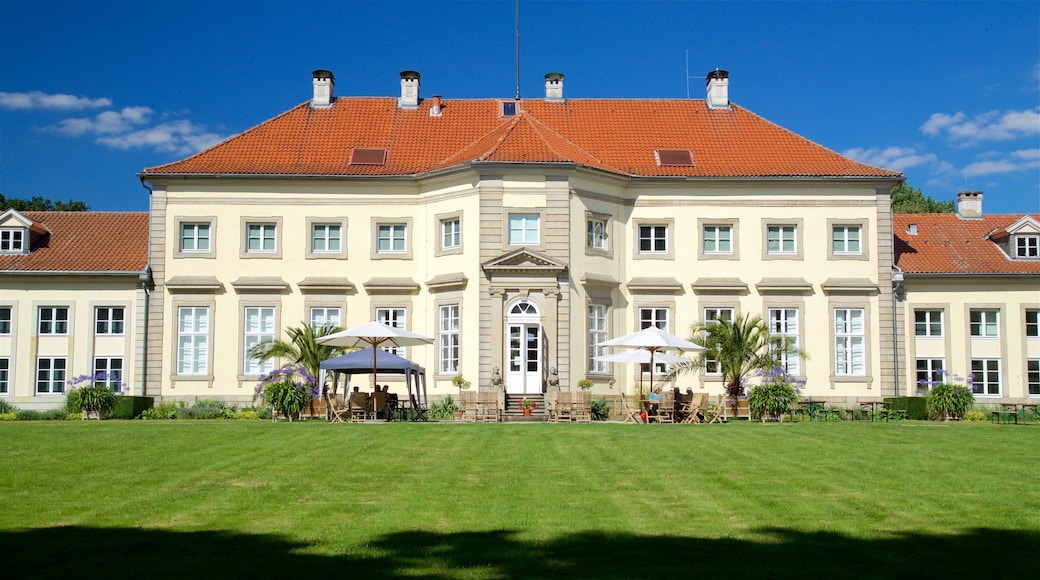 Georgengarten showing a park and heritage elements