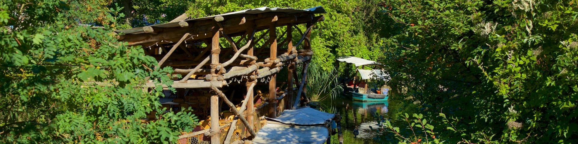 ハノーバー動物園 表示 河あるいは小川 と ボート