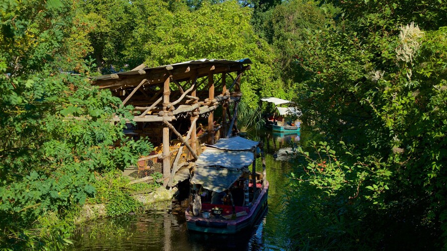 Zoo d\'Hanovre qui includes riviĂšre ou ruisseau et navigation