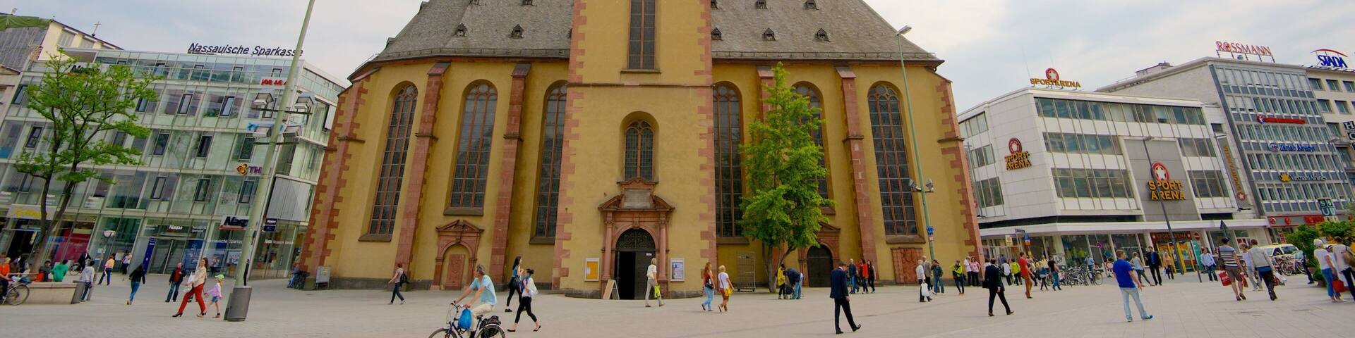 Hauptwache featuring a square or plaza, heritage architecture and a city