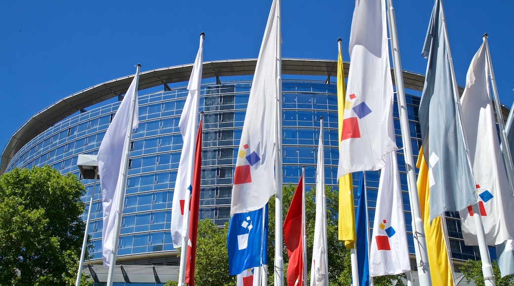 Congress Center Messe Frankfurt which includes modern architecture