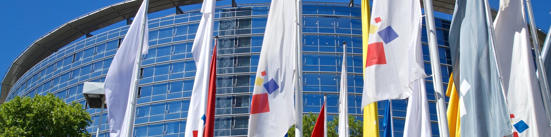 Congress Center Messe Frankfurt which includes modern architecture