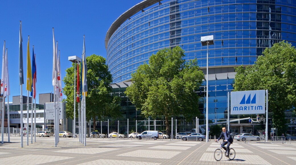 Congress Center Messe Frankfurt showing modern architecture and a square or plaza