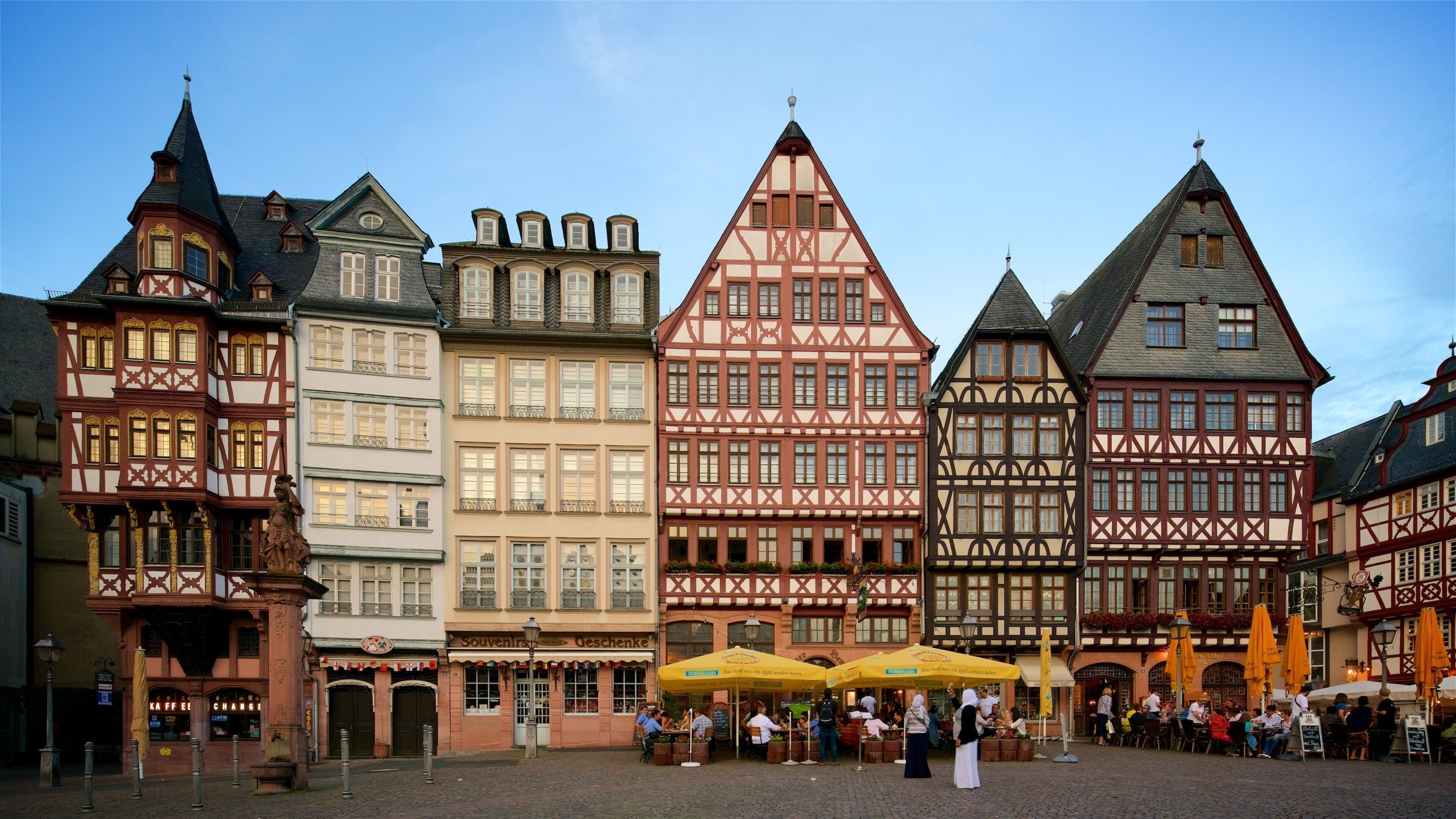 Romerplatz som visar historiska element