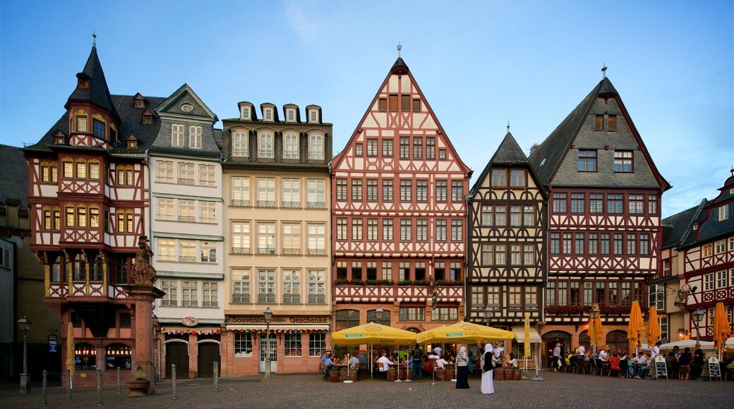 Romerplatz som visar historiska element