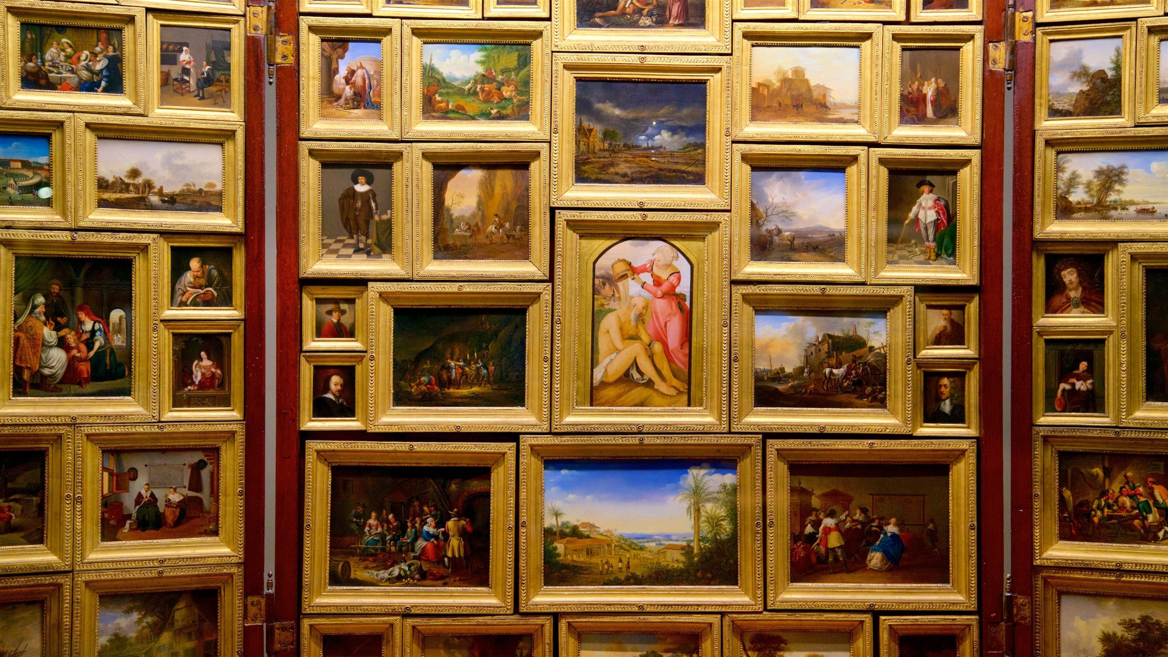 Museo de Historia que incluye arte y vista interna