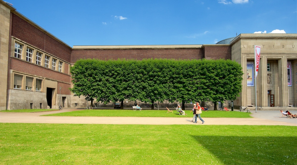 Pempelfort featuring a park