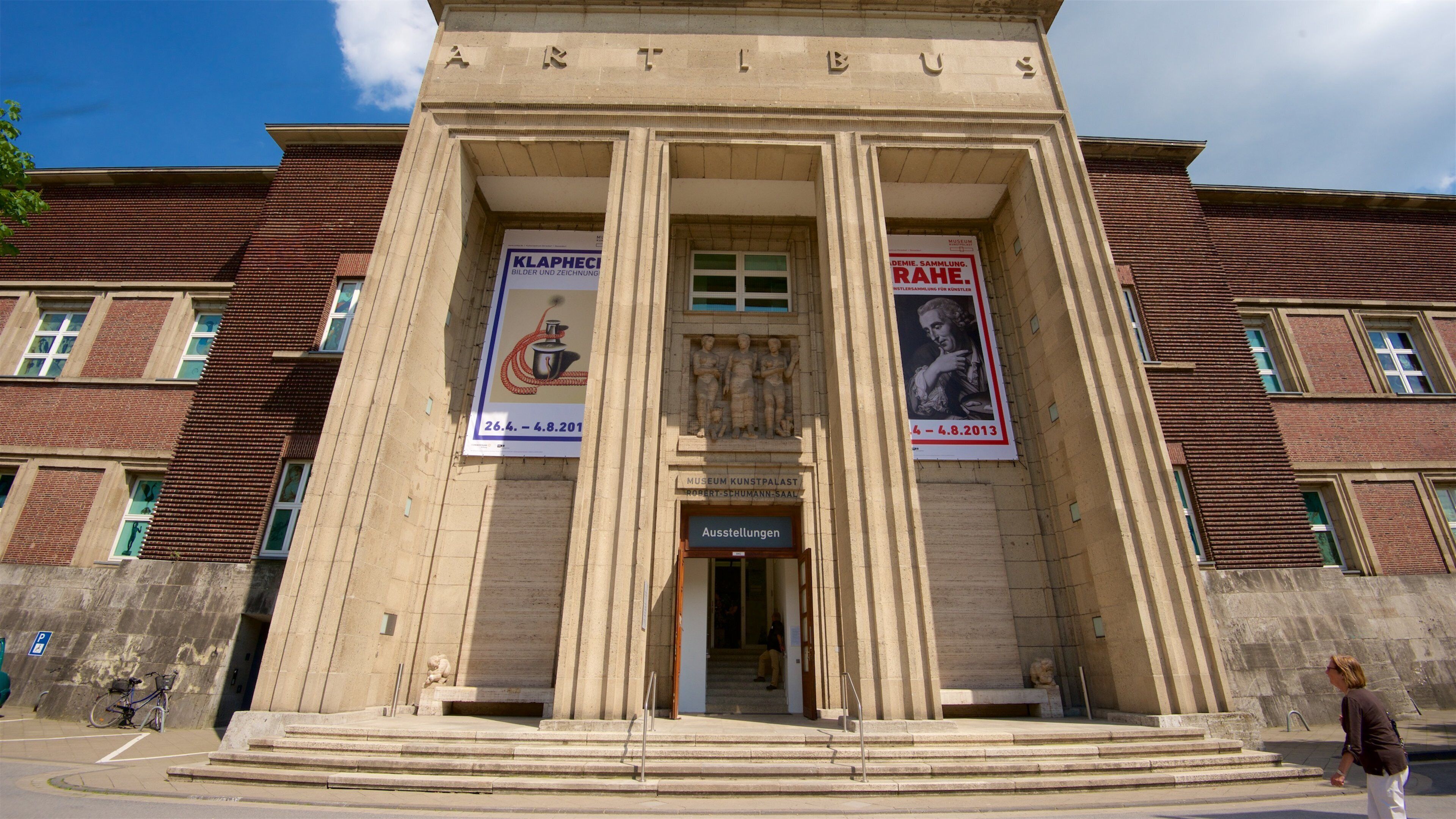 Museum Kunstpalast featuring heritage elements