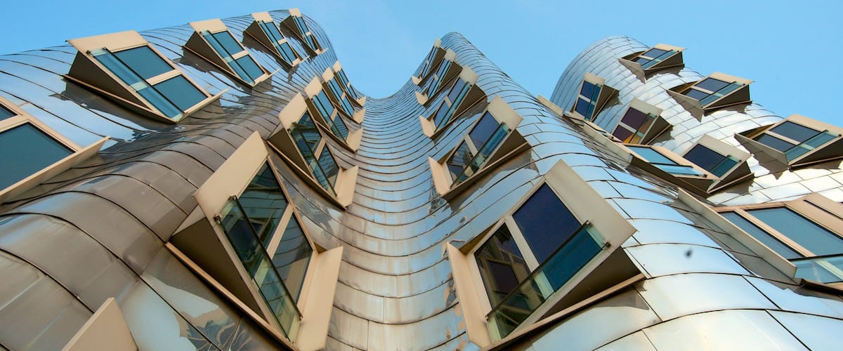 Neuer Zollhof showing modern architecture