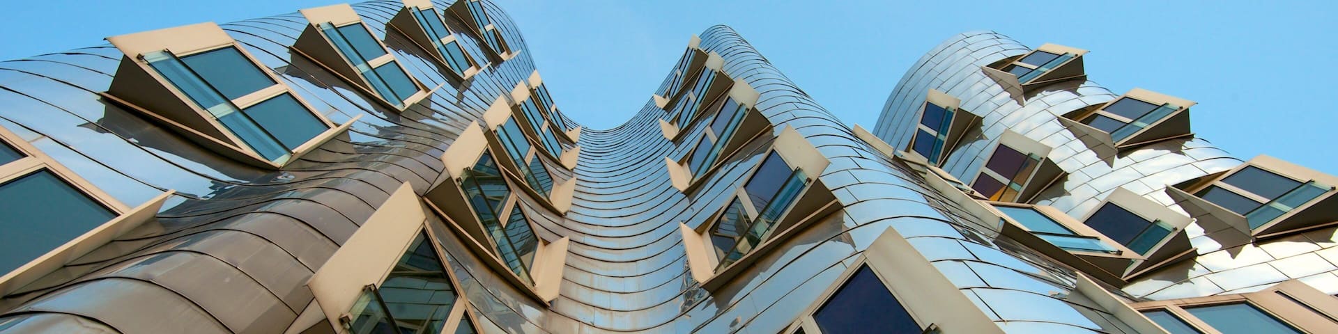 Neuer Zollhof showing modern architecture