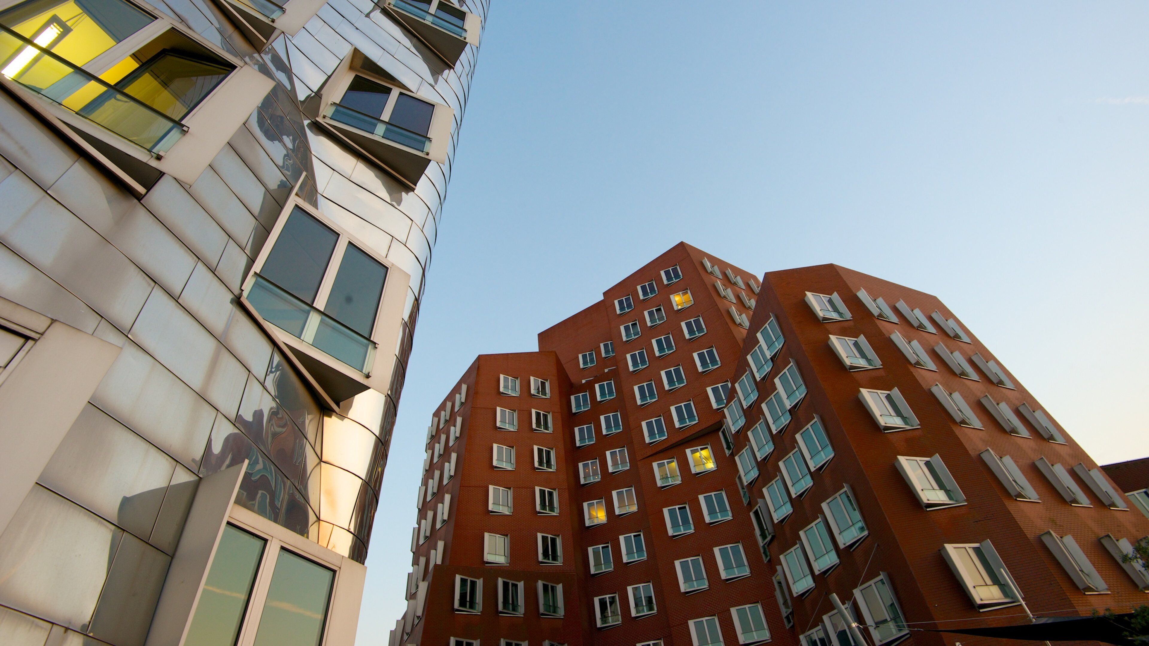 Der Neue Zollhoff featuring modern architecture