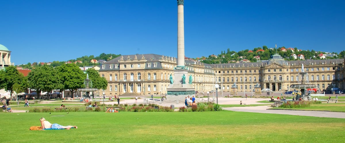 Schlossplatz mostrando un parque
