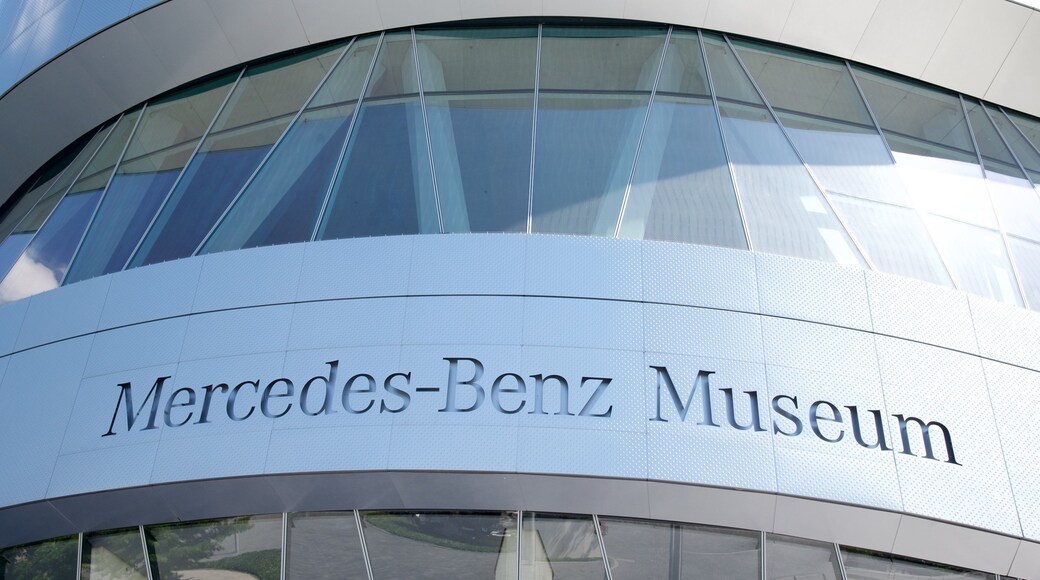 メルセデスベンツ博物館 表示 標識
