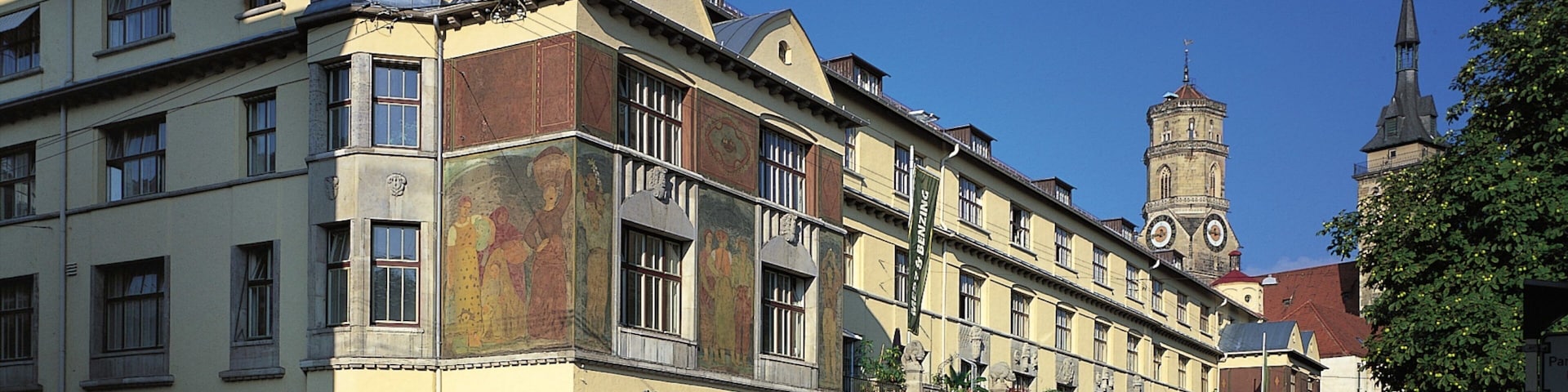 Mercado de Stuttgart caracterizando cenas de rua, elementos de patrimônio e mercados