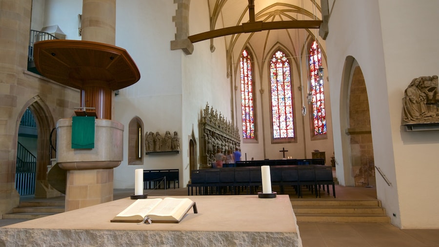 Stiftskirche caracterizando vistas internas e uma igreja ou catedral