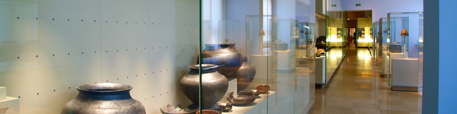 Germanisches Nationalmuseum das einen Geschichtliches und Innenansichten