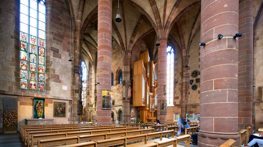 Frauenkirche qui includes église ou cathédrale, vues intérieures et patrimoine historique