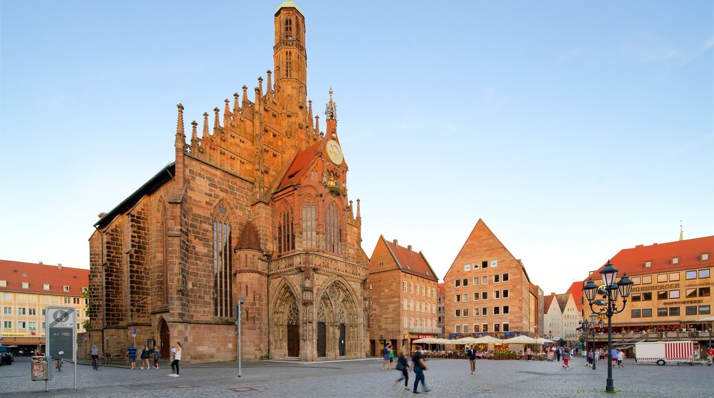 Frauenkirche montrant square ou place, église ou cathédrale et patrimoine architectural