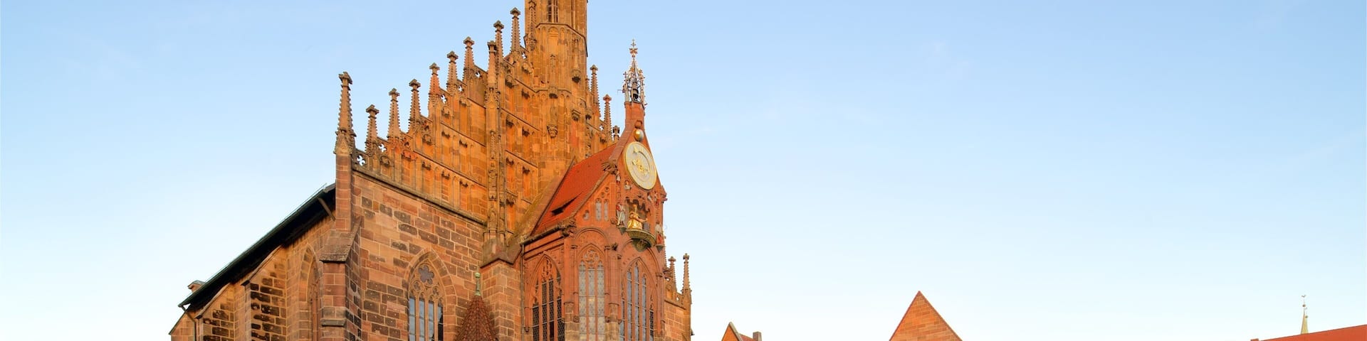 Frauenkirche which includes heritage architecture, a square or plaza and a church or cathedral