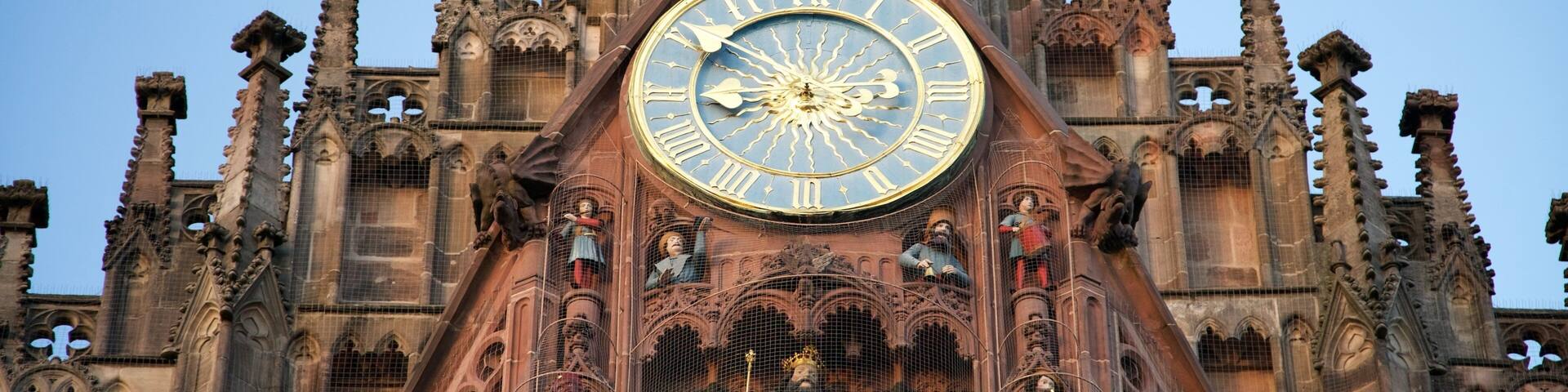 Frauenkirche featuring heritage elements