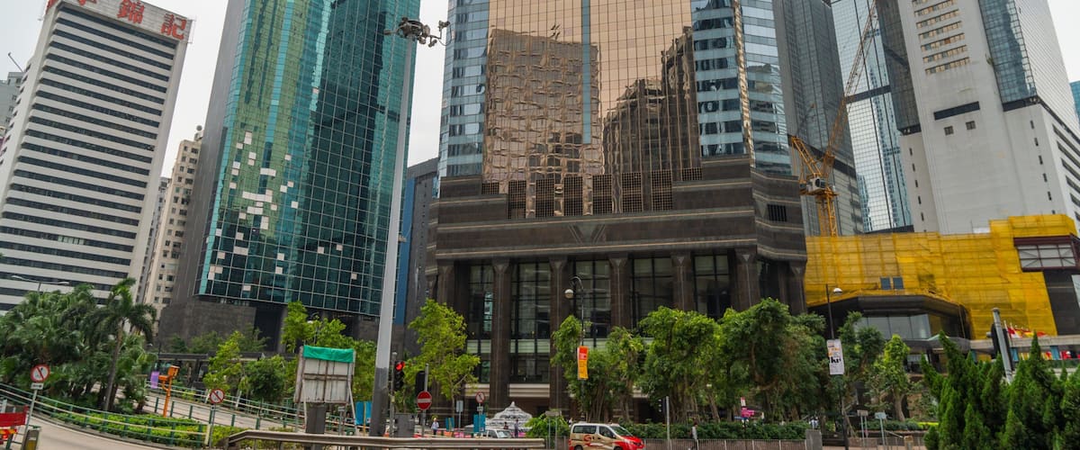 Central Plaza which includes a city