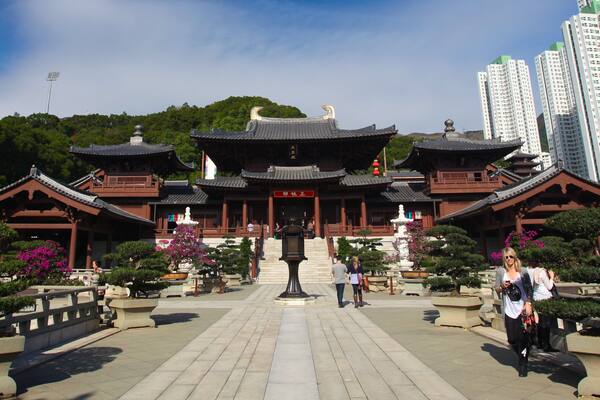 Couvent Chi Lin qui includes ville, patrimoine architectural et scĂšnes de rue