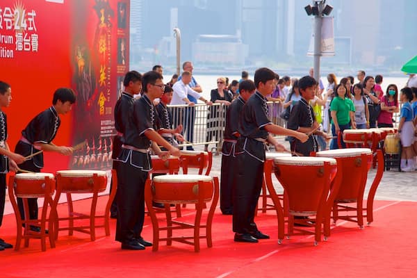 Hong Kong Cultural Centre featuring music, a square or plaza and performance art