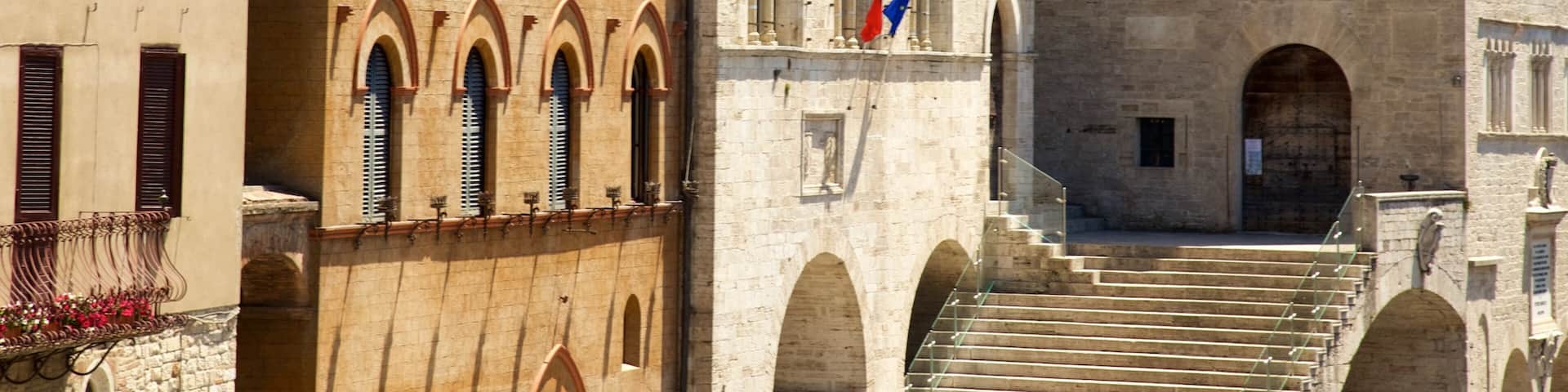 Todi featuring a city and heritage architecture