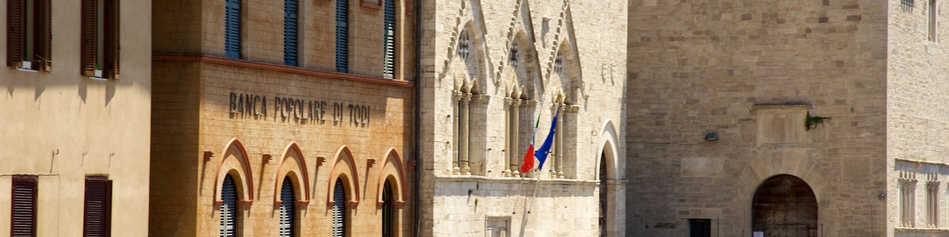 Todi featuring a city and heritage architecture