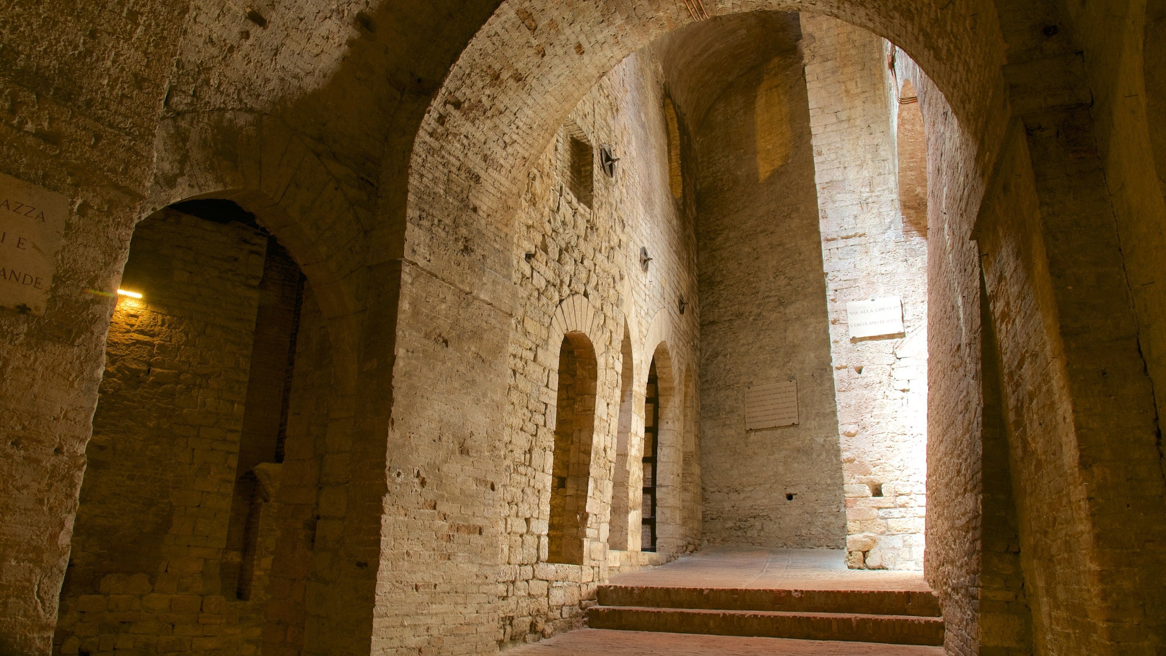 Rocca Paolina featuring interior views and heritage elements