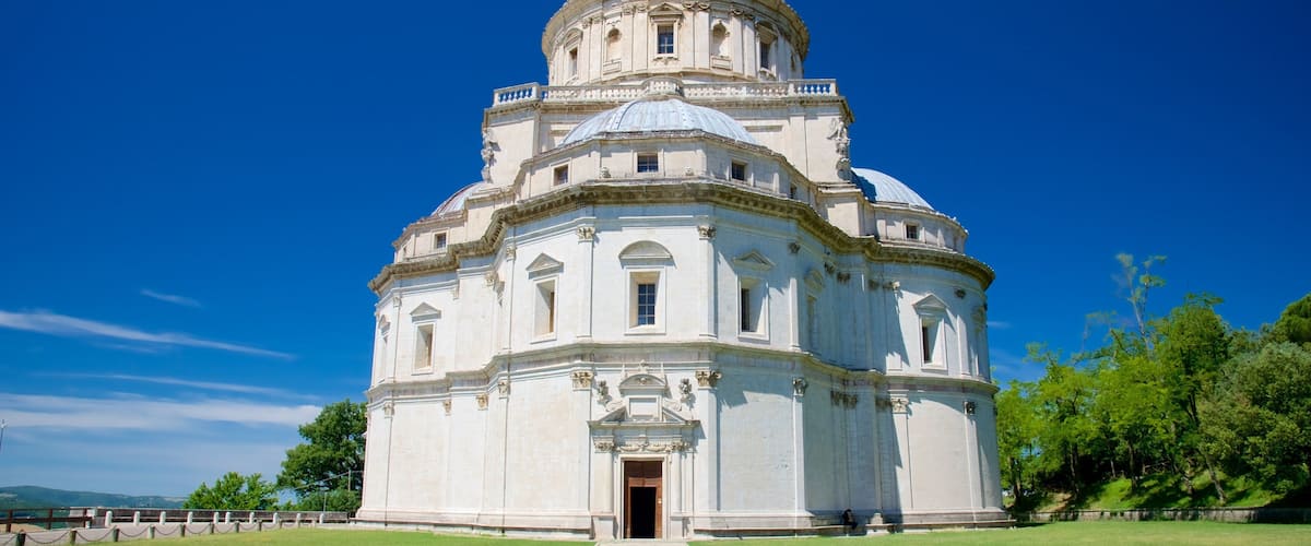 Santa Maria della Consolazione mettant en vedette église ou cathédrale et patrimoine architectural
