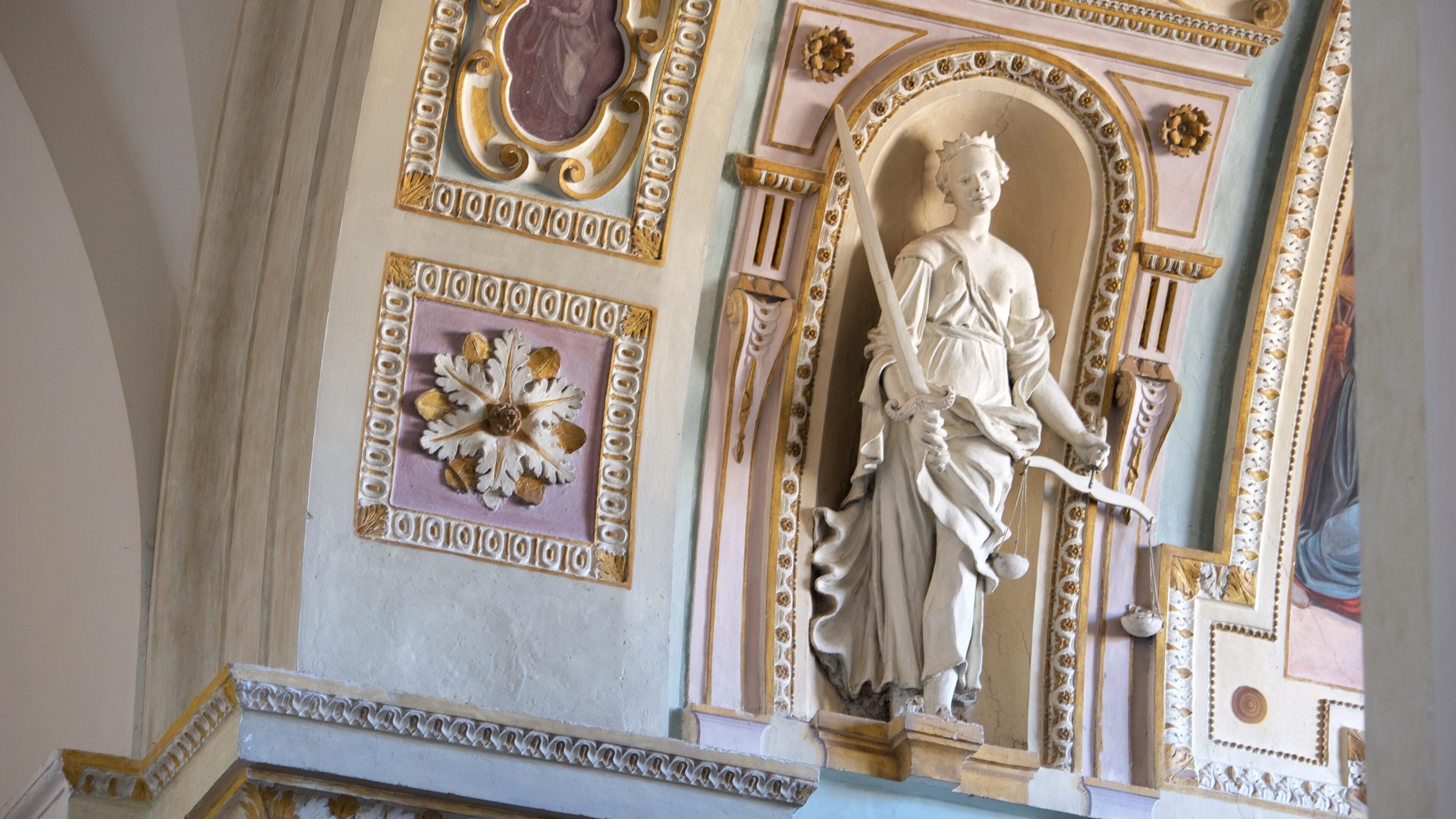 Santa Maria degli Angeli featuring interior views, religious aspects and art